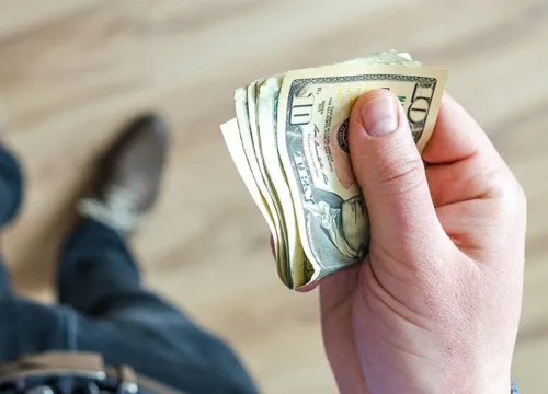 Het huishoudpotje: pinnen vs. contant geld