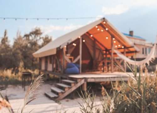 Vakantiehuisje kopen om te verhuren voor extra inkomsten? Zo werkt dat!
